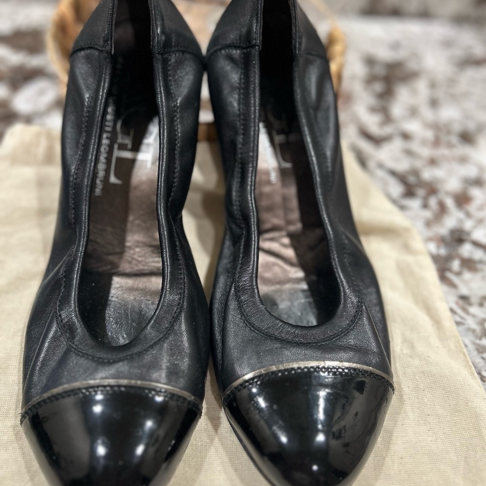 WHAT???!! ATTILIO GIUSTI LEOMBRUNI Black Leather Pumps. Flash sale AND dis ship?